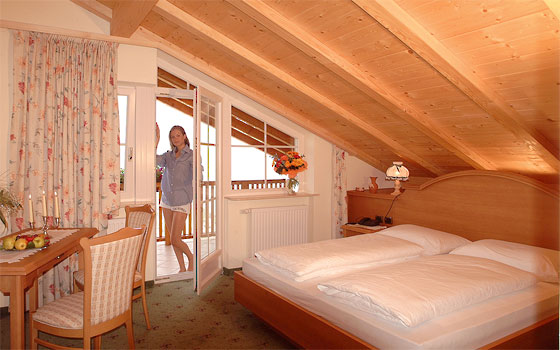 Komfortdoppelzimmer Südtiroler Stil